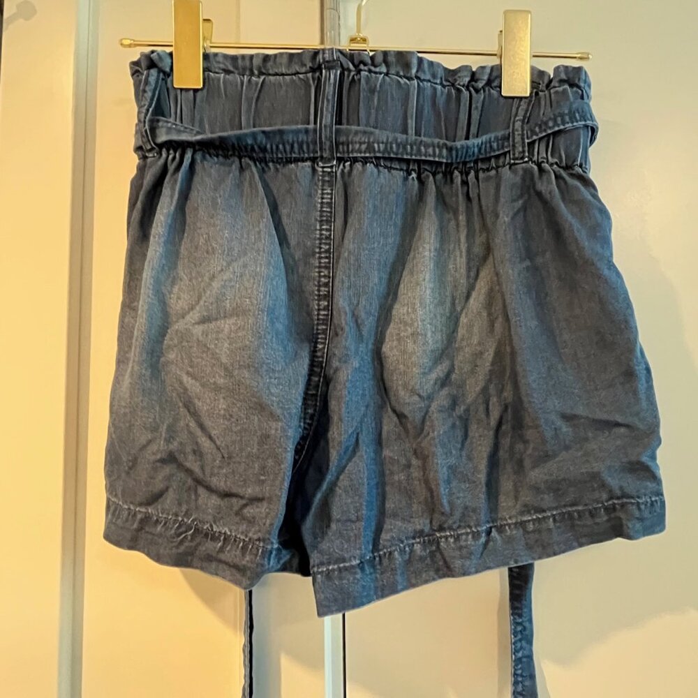 Stretchy Shorts - Picture 4 of 8